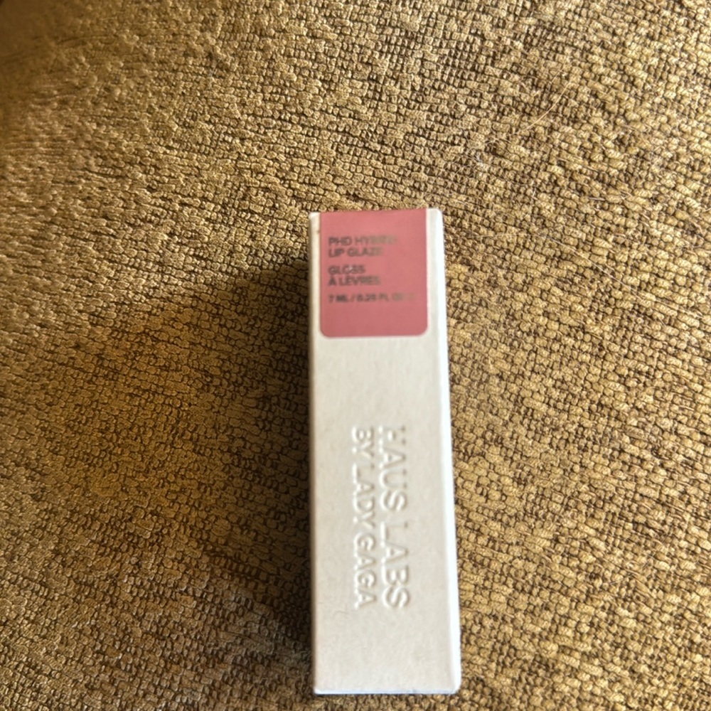 Lip glaze